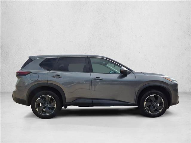 Used 2024 Nissan Rogue SV AWD/4WD image 4