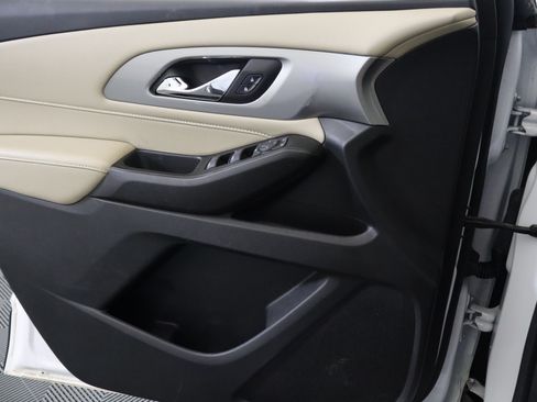 Used 2023 Chevrolet Traverse LS FWD image 34
