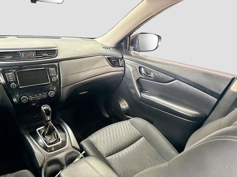 Used 2018 Nissan Rogue SV w/ Premium Package image 23