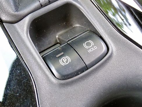 Used 2020 Toyota Corolla LE FWD image 38