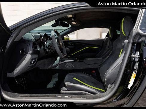 Used 2023 Aston Martin V8 Vantage Coupe RWD image 46