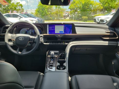 Used 2025 Toyota Crown Signia AWD/4WD image 16
