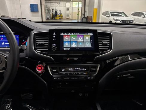 Used 2022 Honda Pilot Touring image 24