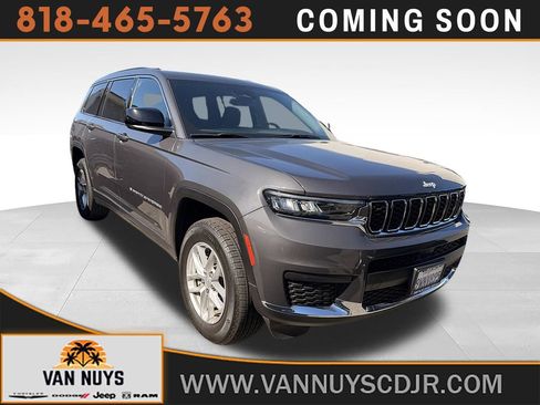 Used 2025 Jeep Grand Cherokee L Laredo RWD image 1