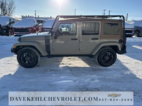 Used 2018 Jeep Wrangler Unlimited Sport image 2