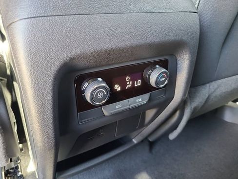 New 2026 Chevrolet Traverse LT FWD image 13