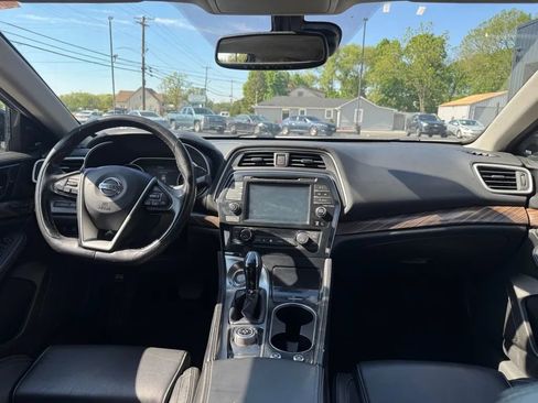 Used 2017 Nissan Maxima Platinum FWD image 9