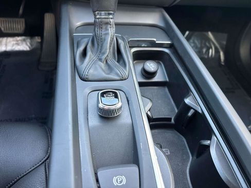 Used 2018 Volvo XC60 T6 Momentum w/ Advanced Package image 22