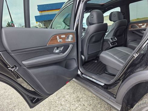 New 2026 Mercedes-Benz GLS 450 4MATIC image 17