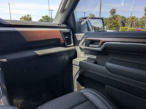 Used 2023 GMC Sierra 1500 Denali w/ Denali Reserve Package AWD/4WD image 17