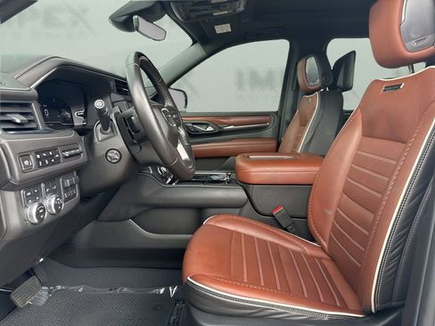 Used 2023 GMC Yukon XL Denali Ultimate w/ LPO, Floor Liner Package AWD/4WD image 28