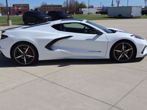 Used 2023 Chevrolet Corvette Stingray Preferred Cpe RWD image 4