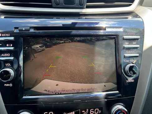 Used 2022 Nissan Murano SV w/ Cargo Package image 16