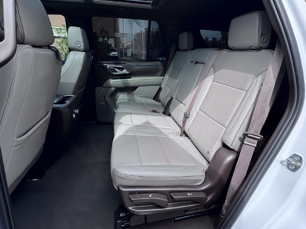 Used 2022 GMC Yukon SLT w/ SLT Premium Package AWD/4WD image 34