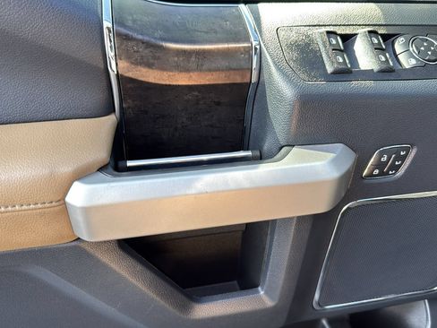 Used 2022 Ford F250 Lariat w/ Lariat Ultimate Package AWD/4WD image 12