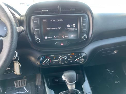 Used 2025 Kia Soul LX w/ LX Technology Package image 17