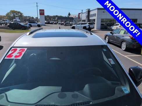 Used 2023 Jeep Grand Cherokee Altitude image 10