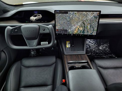 Used 2022 Tesla Model S image 13