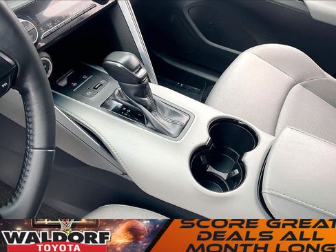 Used 2023 Toyota Venza LE image 22