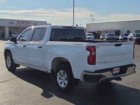 Used 2022 Chevrolet Silverado 1500 W/T w/ Trailering Package AWD/4WD image 3