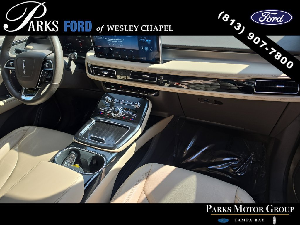Used 2023 Lincoln Nautilus FWD w/ Premium Package image 11
