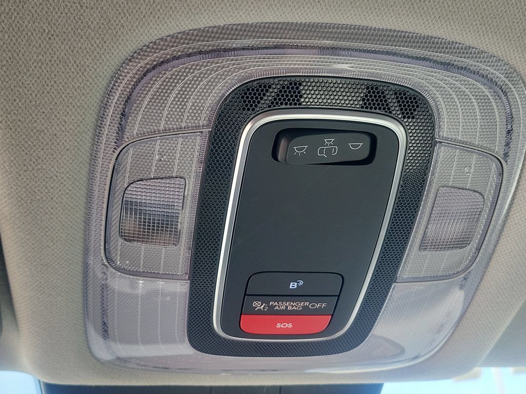 Used 2025 Hyundai Kona SEL FWD image 21