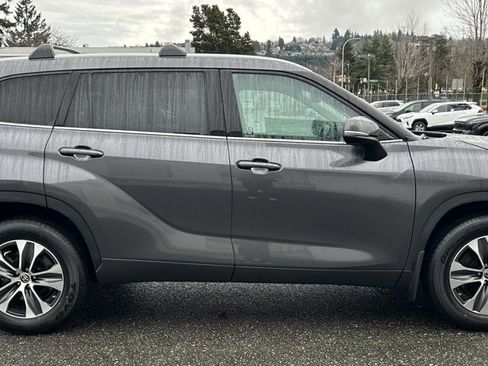 Certified 2022 Toyota Highlander XLE image 4