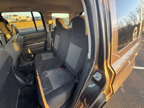 Used 2016 Jeep Patriot Sport w/ Power Value Group image 9