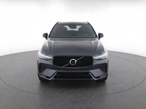 Used 2022 Volvo XC60 B5 R-Design AWD/4WD image 5
