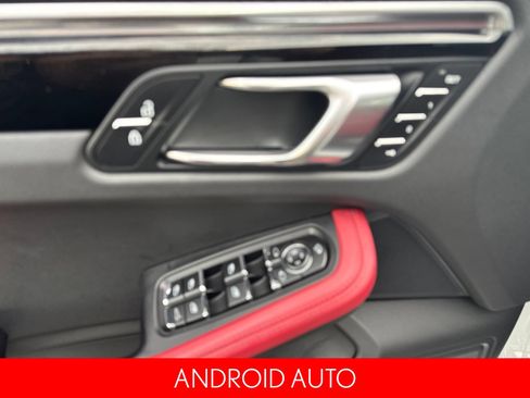 Used 2022 Porsche Macan AWD/4WD image 7