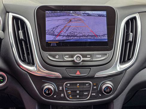 Used 2019 Chevrolet Equinox LT image 16