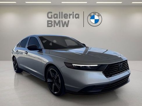 Used 2025 Honda Accord Sport image 4