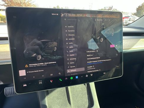 Used 2022 Tesla Model 3 image 29