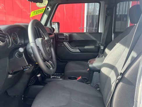 Used 2015 Jeep Wrangler Unlimited Sport w/ Quick Order Package 24S AWD/4WD image 6