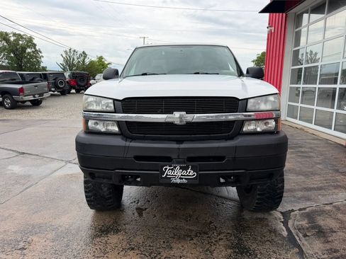 Used 2004 Chevrolet Silverado 2500 LS RWD image 3