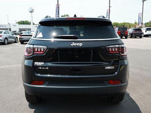Certified 2022 Jeep Compass Latitude w/ Sun and Sound Group AWD/4WD image 7