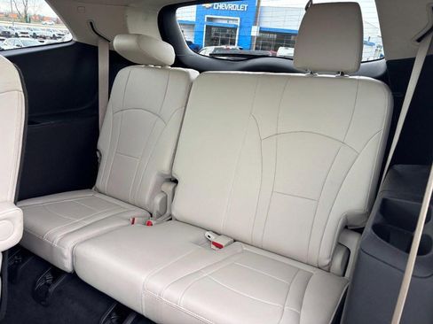 Certified 2023 Buick Enclave Essence w/ Experience Buick Package FWD image 10