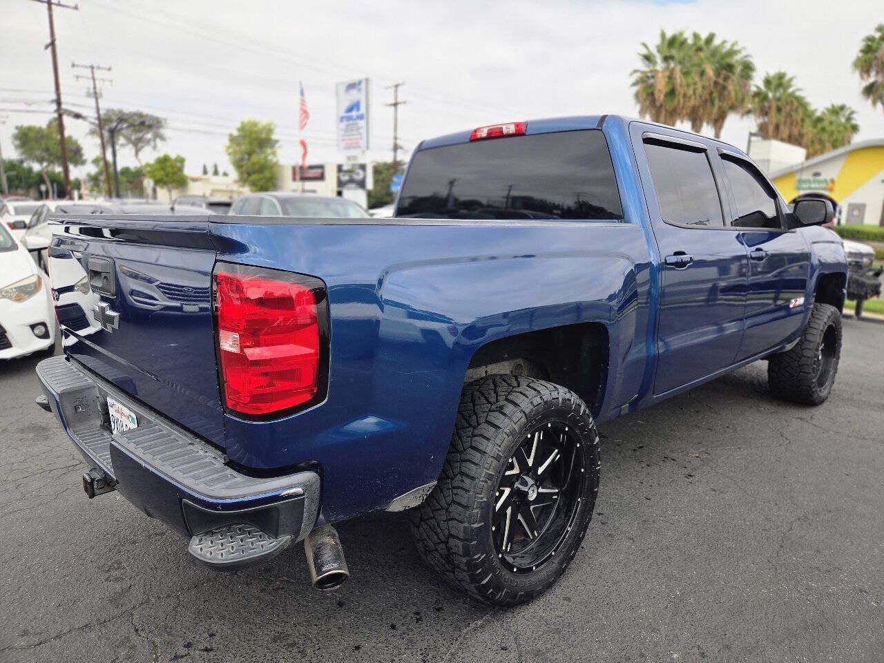 Used 2018 Chevrolet Silverado 1500 LT w/ All Star Edition RWD image 5