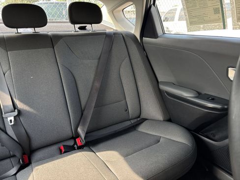 Used 2025 Kia K4 FWD image 37