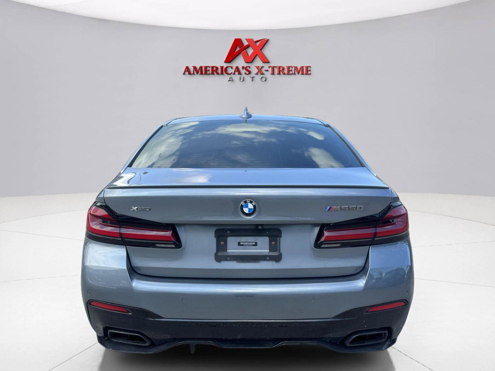 Used 2021 BMW M550i xDrive w/ Dynamic Handling Package AWD/4WD image 5