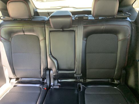 Used 2025 Ford Escape ST-Line FWD image 33