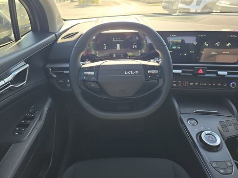 New 2026 Kia Sportage LX FWD image 13