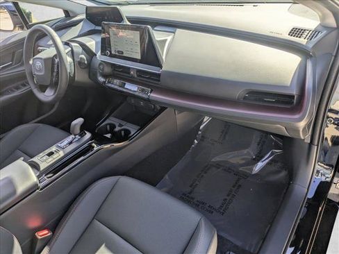 Used 2025 Toyota Prius Plug-In Hybrid image 19