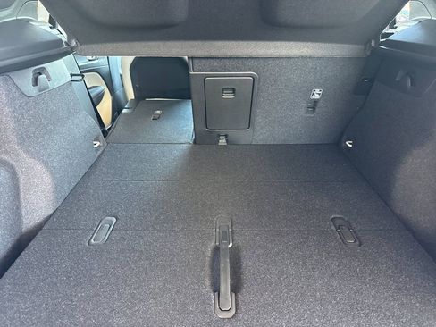 New 2026 Volvo XC40 B5 Ultra w/ Climate Package AWD/4WD image 14