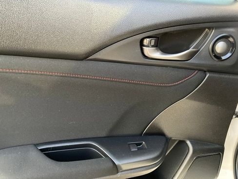 Used 2019 Honda Civic Type R image 11