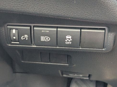 Used 2026 Toyota Corolla Cross XLE AWD/4WD image 21