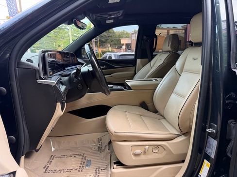Used 2022 Cadillac Escalade Premium Luxury w/ Performance Package AWD/4WD image 25