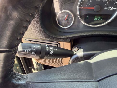 Used 2012 Jeep Wrangler Unlimited Rubicon w/ Connectivity Group AWD/4WD image 29