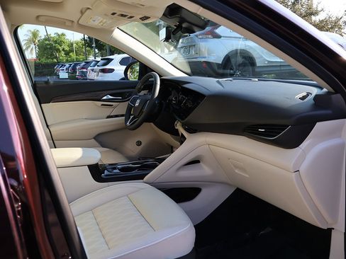 Used 2023 Buick Envision Avenir image 32