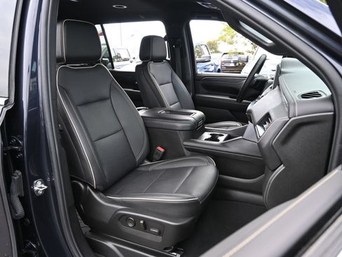 Used 2023 GMC Yukon XL SLT w/ SLT Luxury Package AWD/4WD image 26